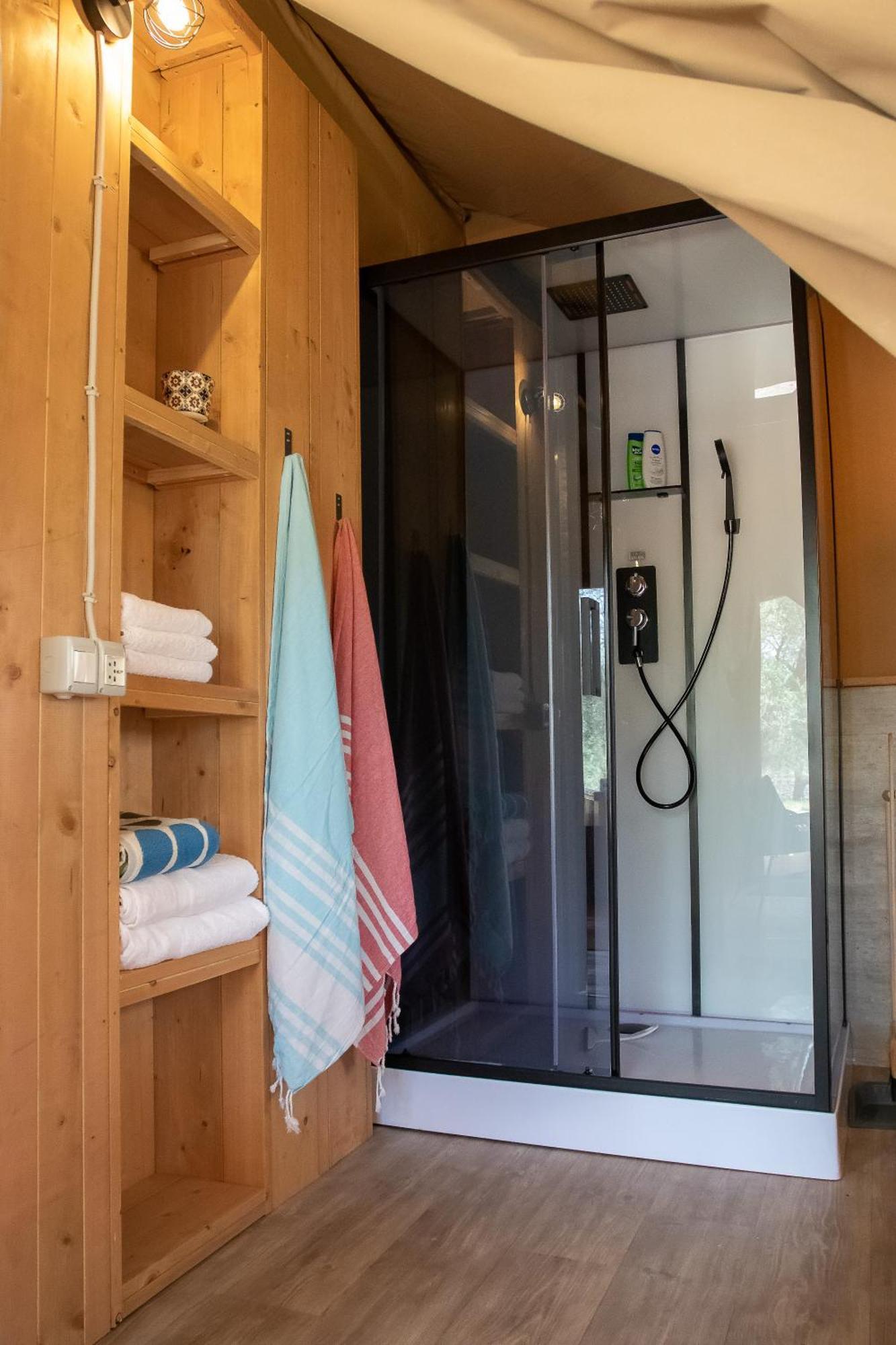 ホテル Domus Olea Glamping チェーリエ・メッサーピカ エクステリア 写真