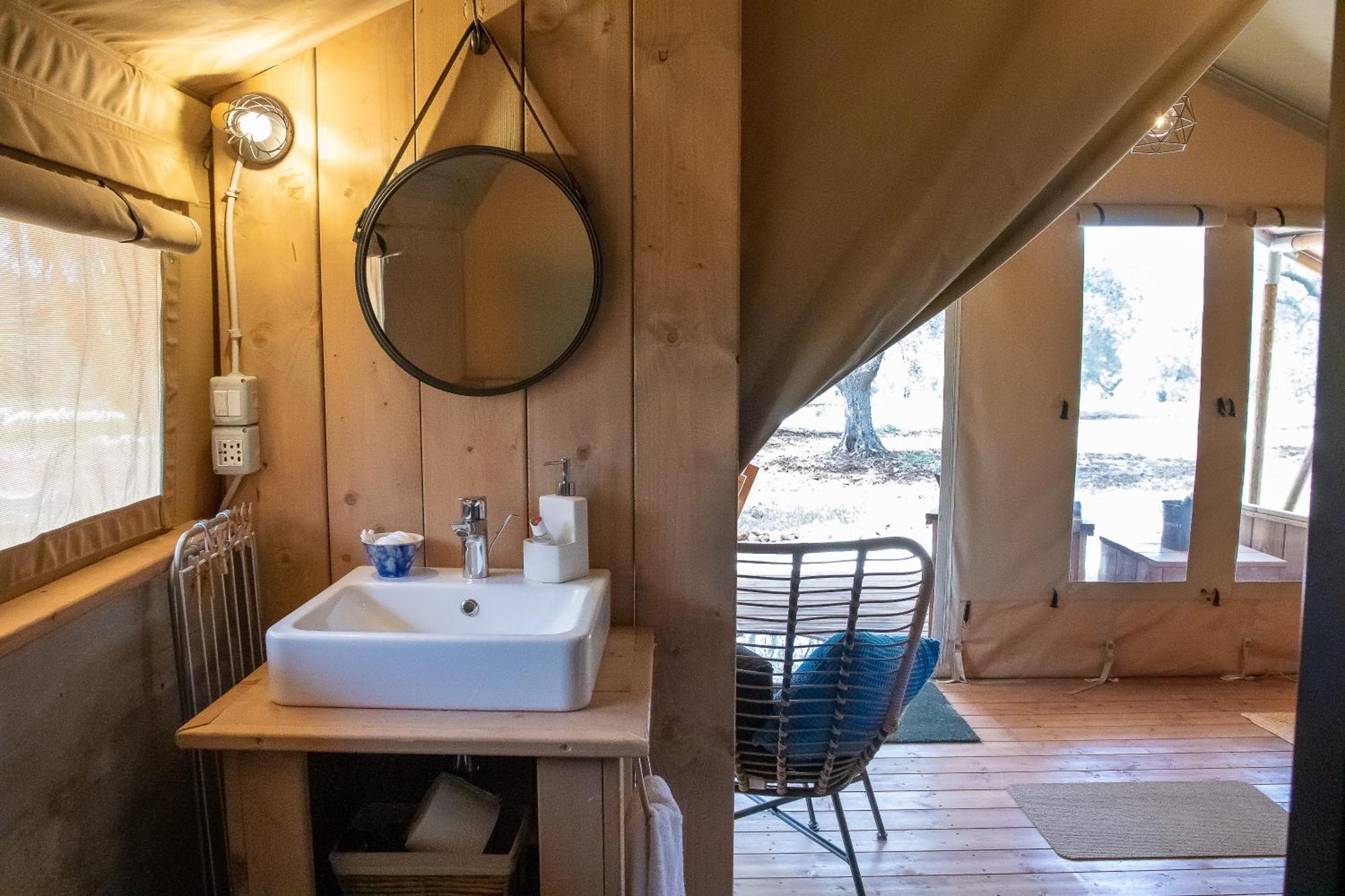 ホテル Domus Olea Glamping チェーリエ・メッサーピカ エクステリア 写真