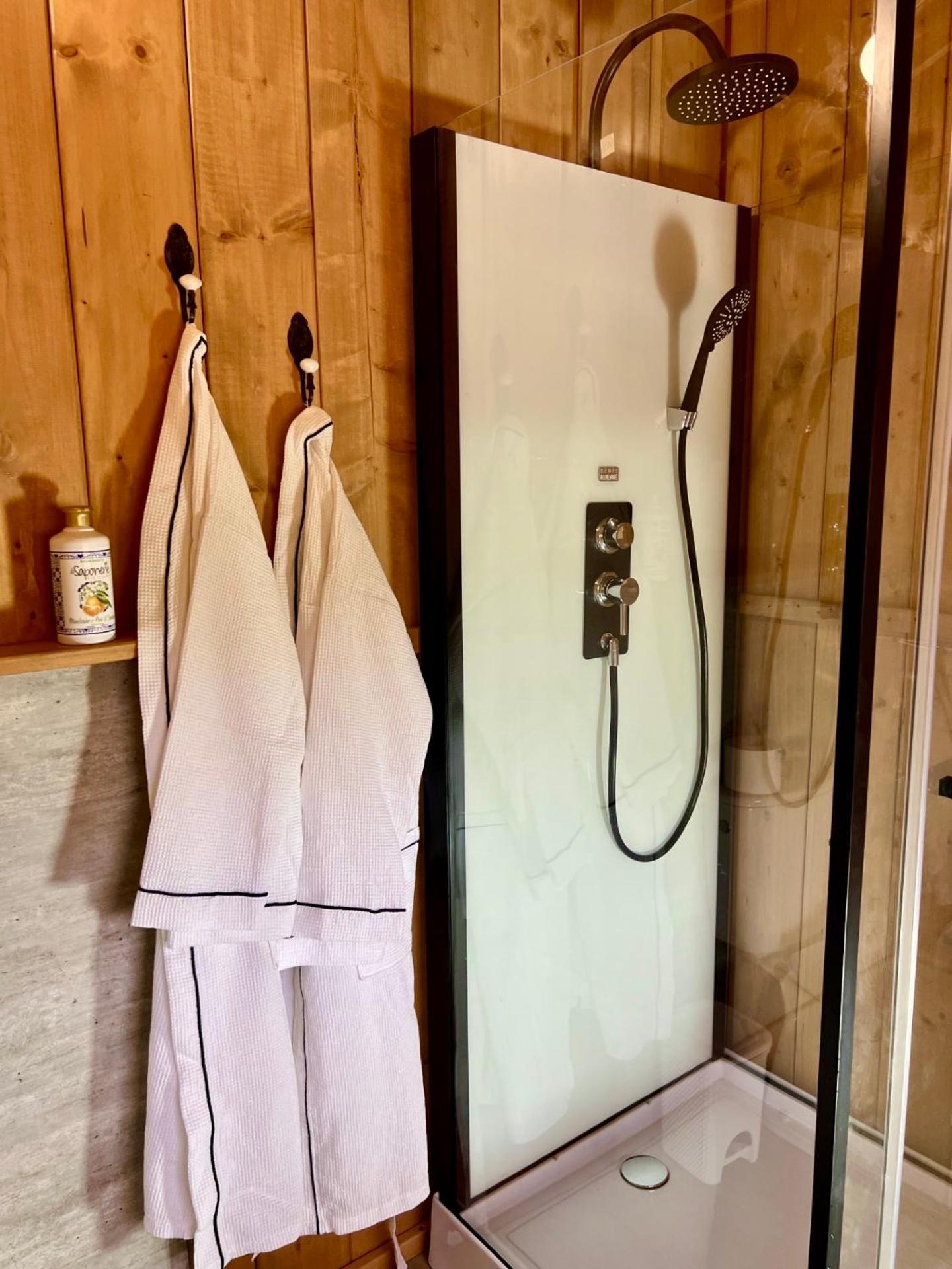 ホテル Domus Olea Glamping チェーリエ・メッサーピカ エクステリア 写真